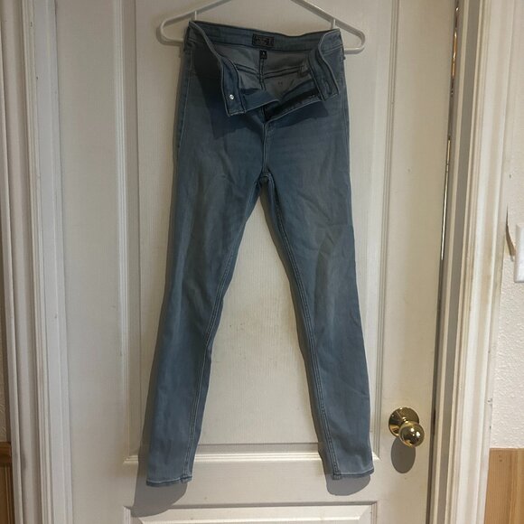 Abercrombie & Fitch Simone High Rise Jean Legging – Size 28 (6R) - Picture 1 of 3